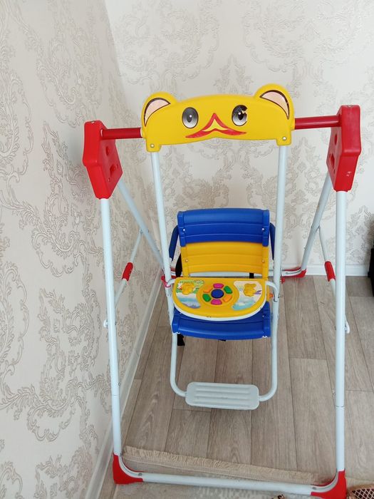 Комбинезондар мен әткеншек