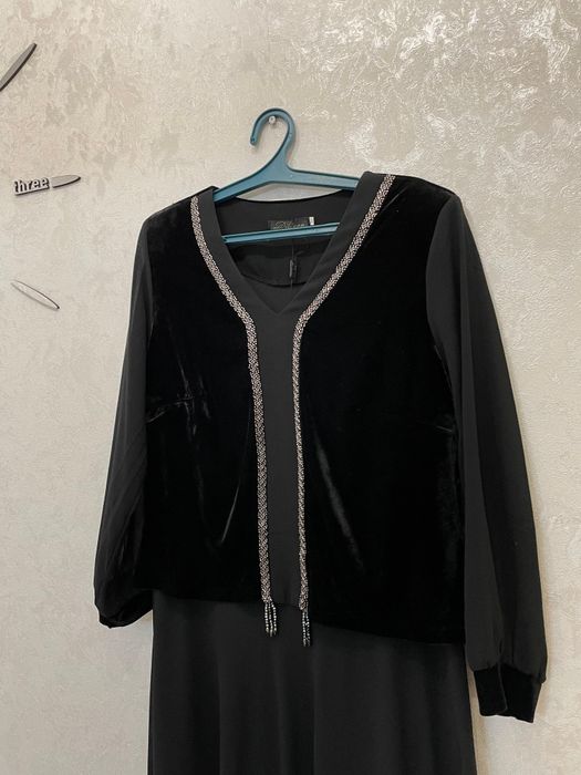 Продам новые платья