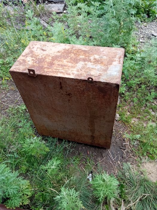 Инструментальный ящик, сейф