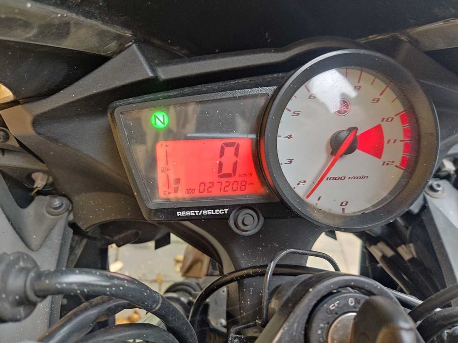 Moto Yamaha yzf R125