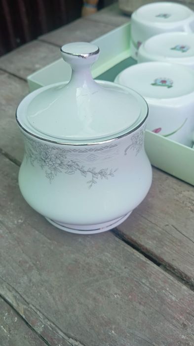 Продаю чайный сервиз на 6 персон