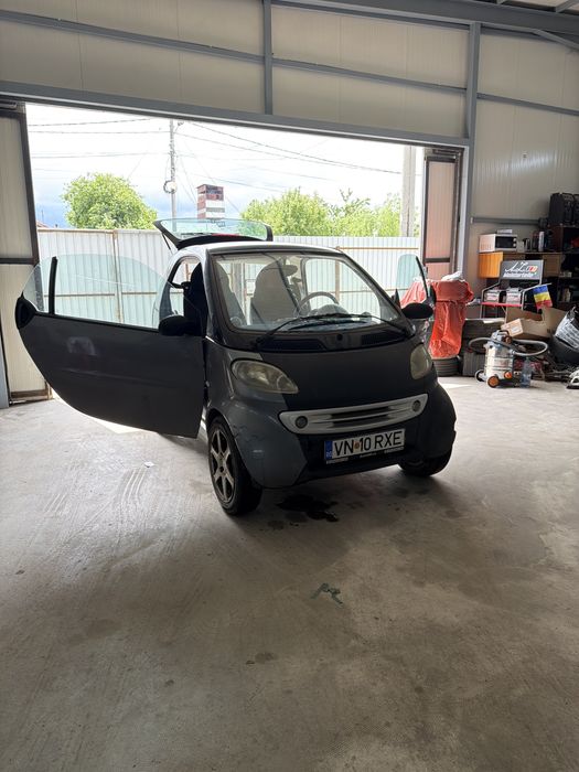 Închiriez Smart Fortwo pentru livrări – Glovo, Bolt Food, Tazz etc.
