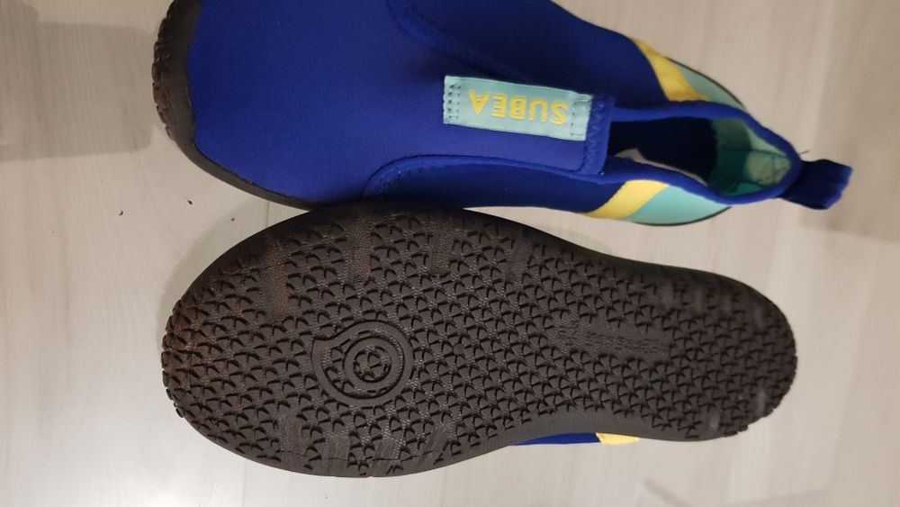 Vand expadrile de baieti marimea 34/35 , de culoare bleomarin.Decathlo