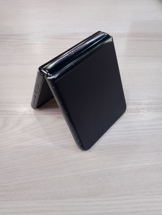 Samsung Galaxy Z Flip 3  5g