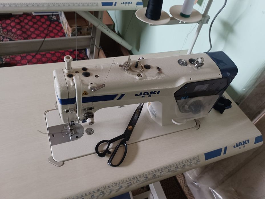 Швейная машина продам