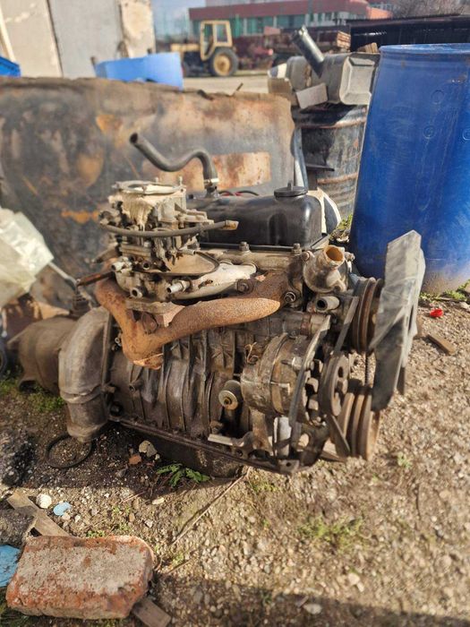 Двигател за ГАЗ-24 Волга (ЗМЗ 402), в отлично техническо състояние.