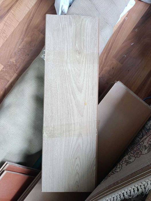 Продам БУ ламинат дешево 8 м2