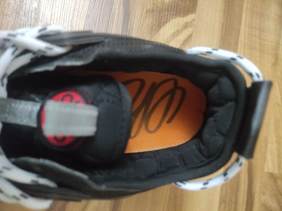 Versace chain reaction corona