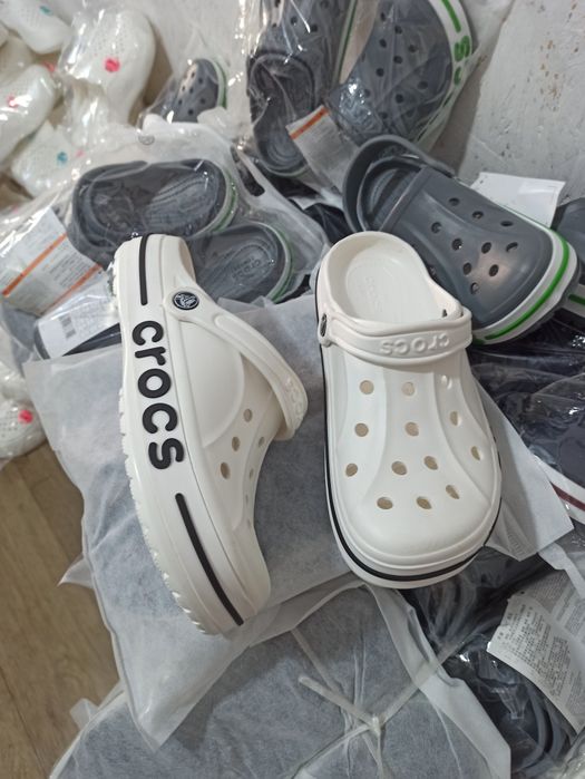 Продаю кроксы оптом и в розницу.