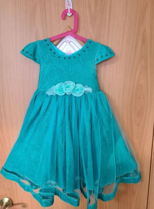 Новогоднее платье "Снежинка"размер 30,салатовое платье размер 34.