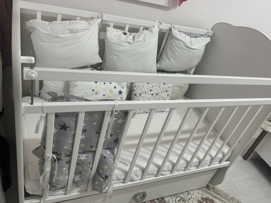 Продаю детскую кроватку.