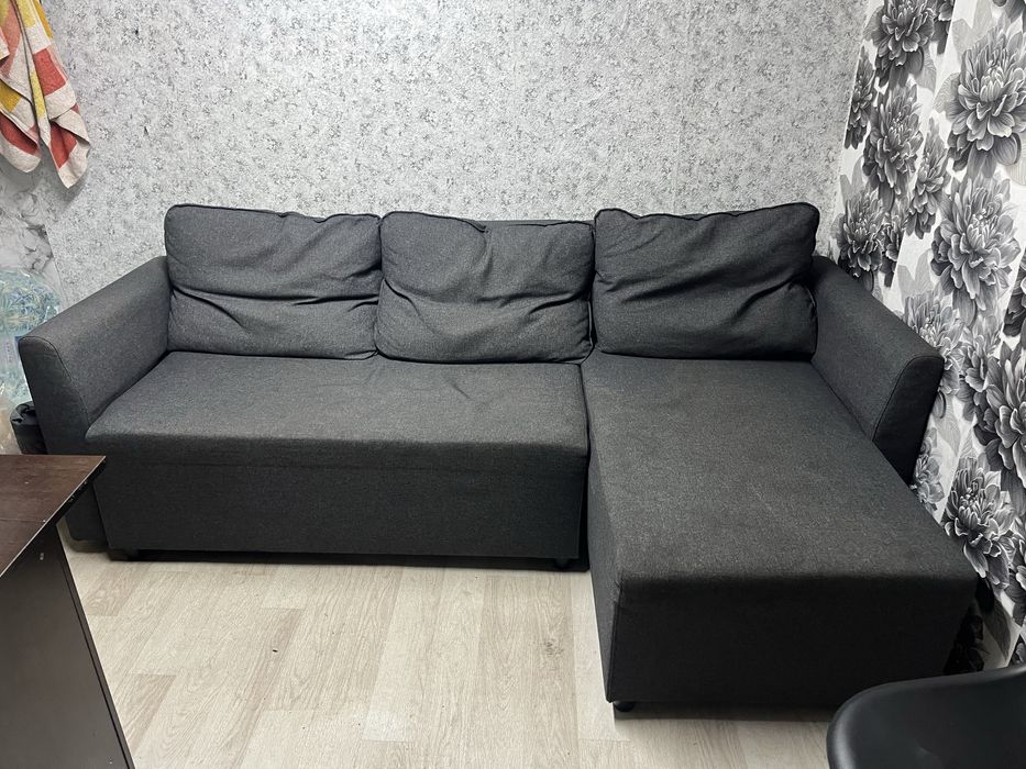 Продам диван раскладывается угол меняется