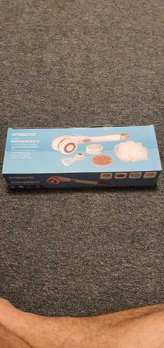 Perie de baie cu acumulator