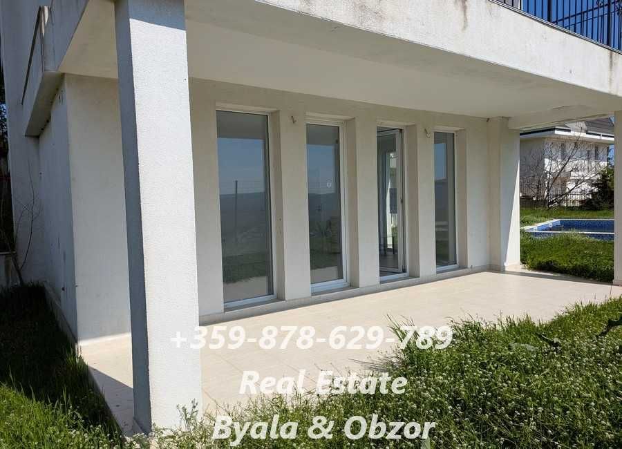 Просторен тристаен апартамнет с две бани