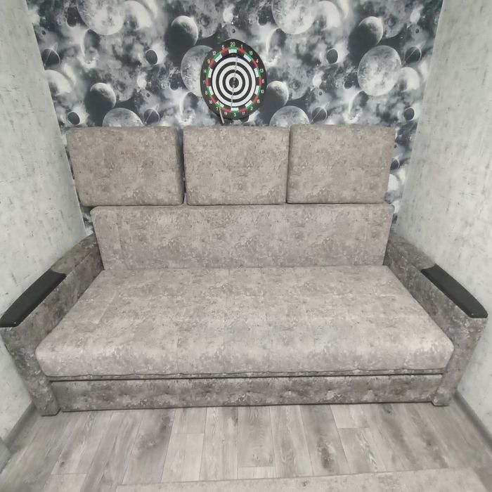 Продам качественный диван !