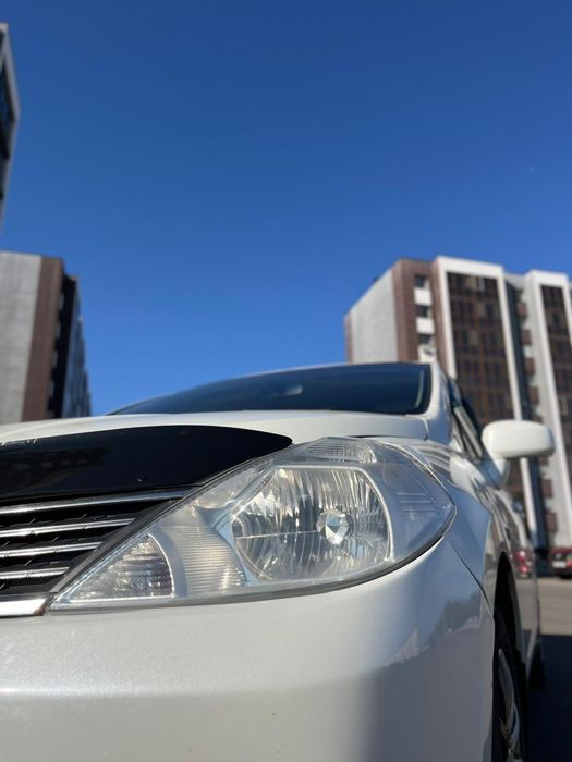 Продам nissan Tiida