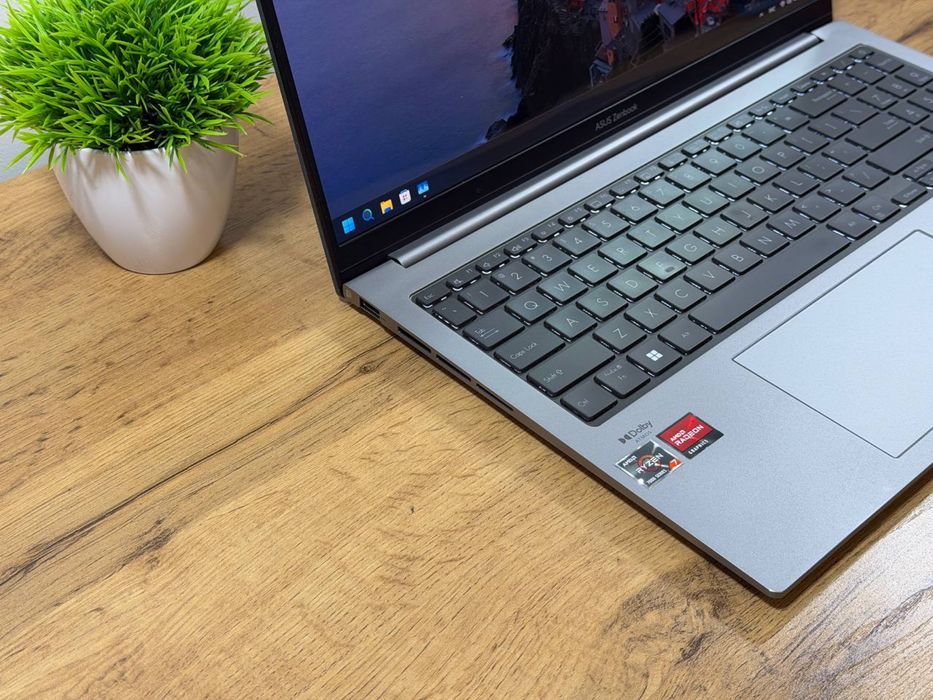 Asus Zenbook 15 3K 120hz OLED 32gb
