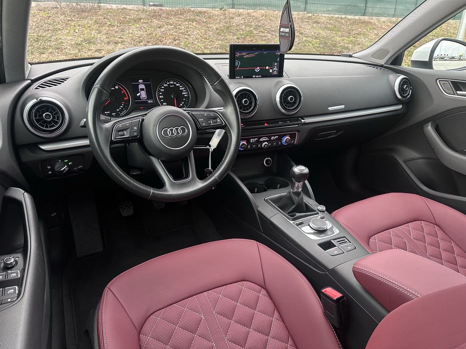 Audi A3 30TFSI 1.0 Benzina - 113Cp / Rate / Xenon / CarPlay / Piele