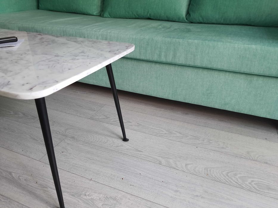Masa cafea, marmura alba cu insertii gri