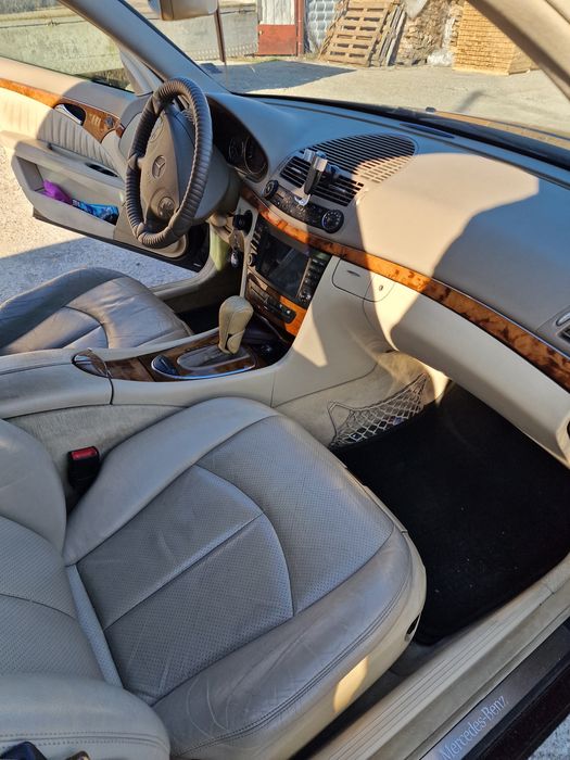 Мерцедес е 320 w211