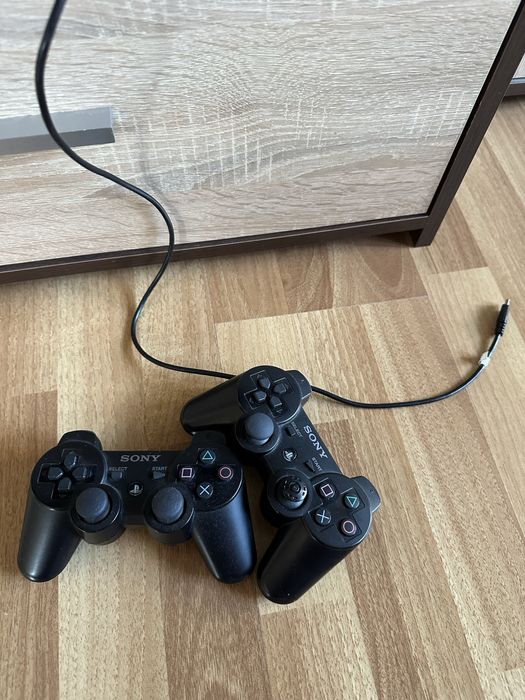 Playstation 3 с включени 161 игри