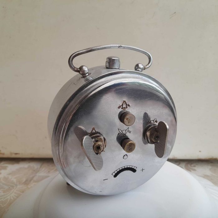 Ceas deșteptător de masa - mecanic JNSA fabricatie Yugoslavia