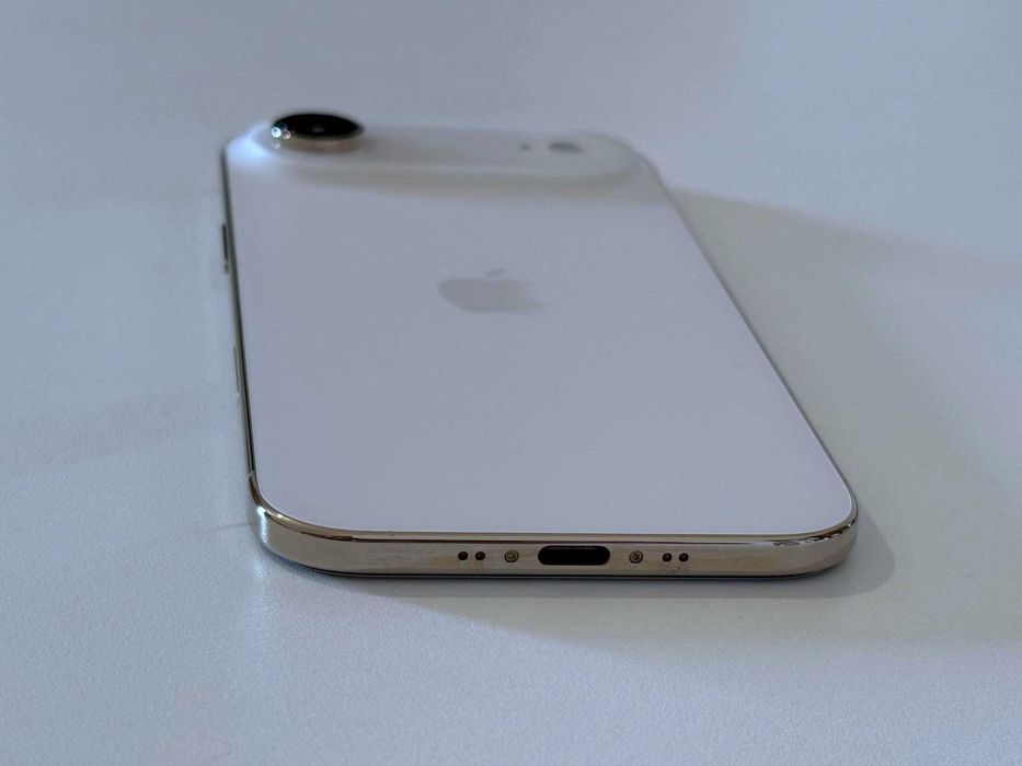 Бартер! Гаранция! Като НОВ! iPhone ( 17 ) Air Light Gold (Златен)