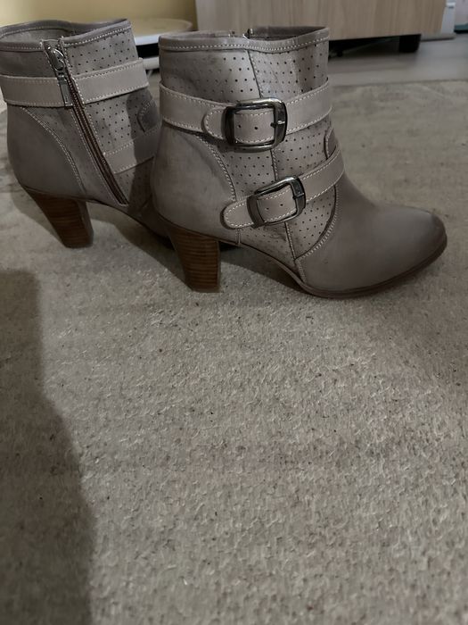 Дамски боти сиви