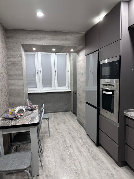 Сдам 1,5 Евролюкс Площадь РЕСПУБЛИКИ