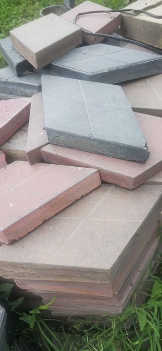 Продам брусчатку б у ромбик