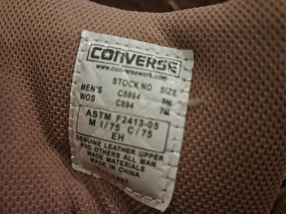 Vând bocanci  converse