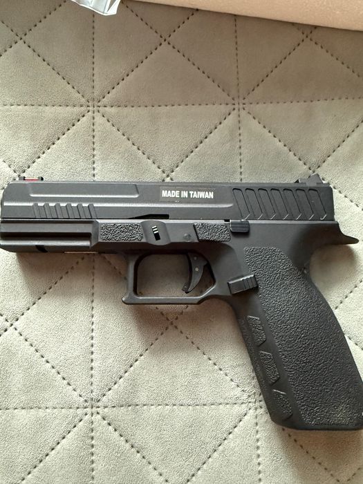 еърсофт пистолет KJW KP13 Green Gas