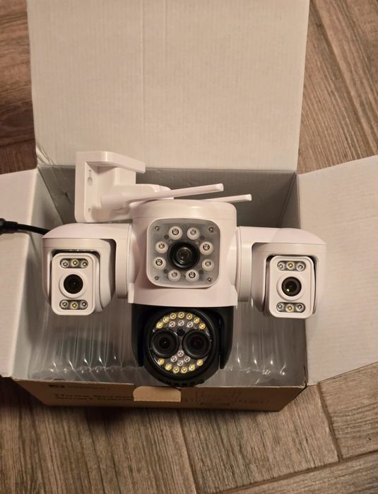 Camera de Supraveghere cu 3 lentile si Zoom 10X