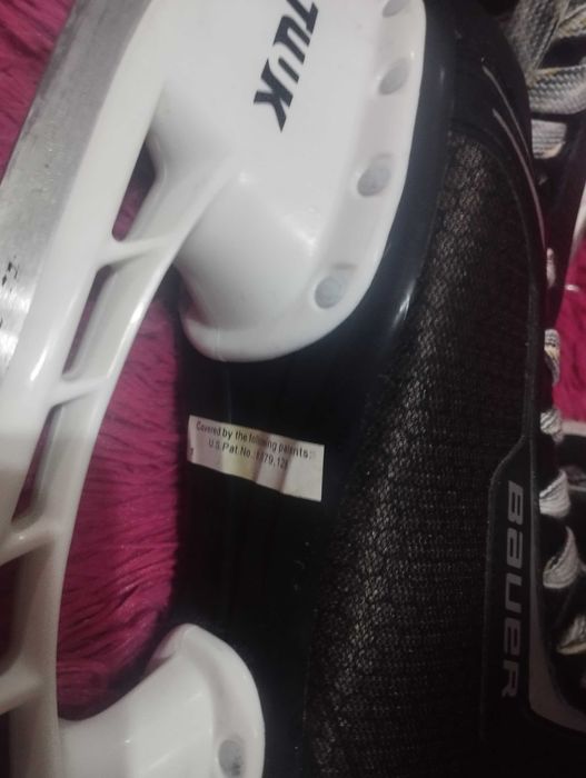 Продам коньки BAUER