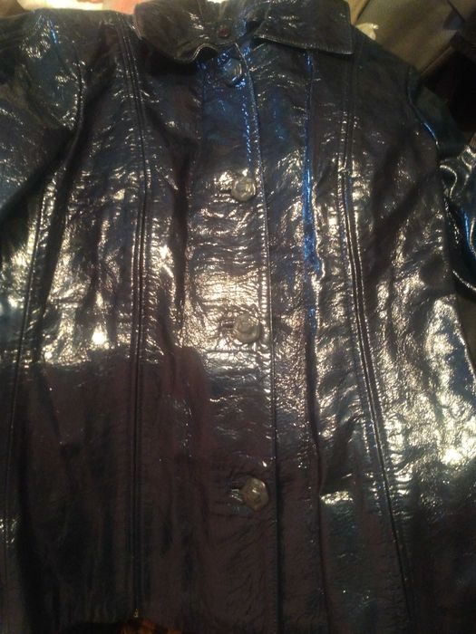 Продам кожаные куртки женские новые