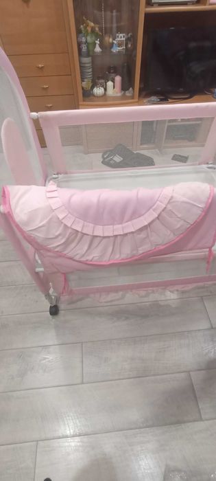 Кроватка детская для девочки