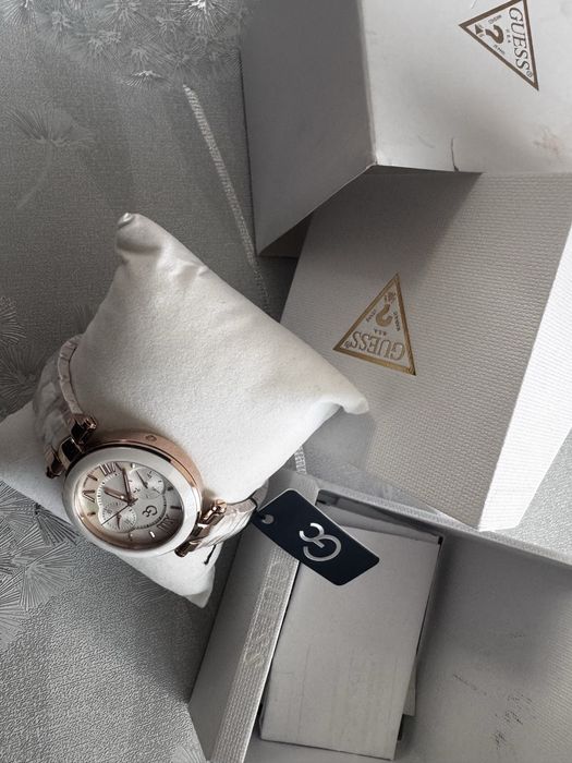 Часовник Gc Illusion Mid Size Ceramic