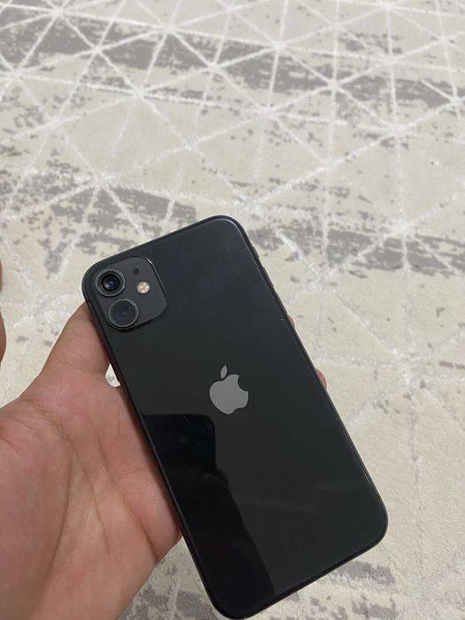 iPhone 11 128gb емкость 77%