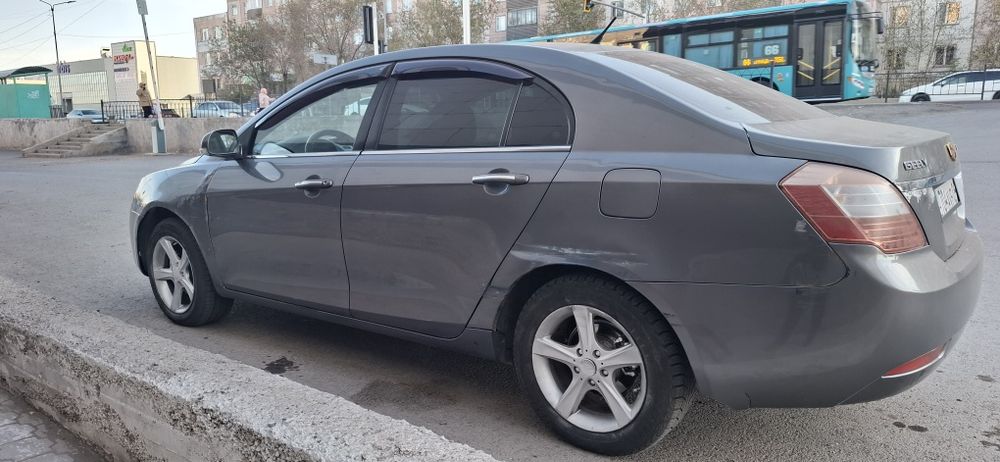 Джили Эмгранд 2012г