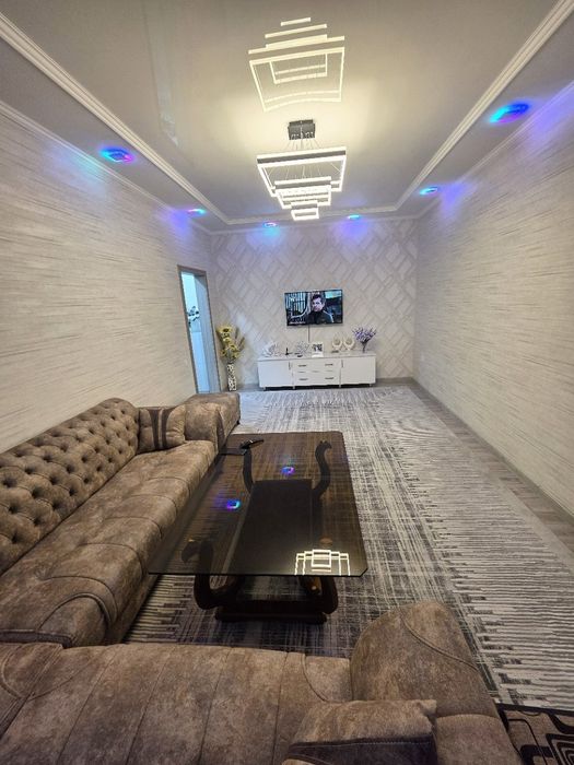 Yangi bozor xamroz oldida