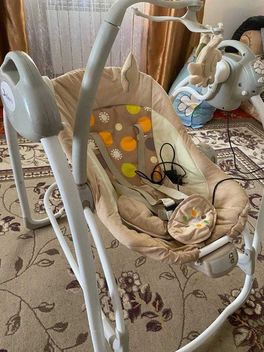 Продам детскую шизлонг-качалку