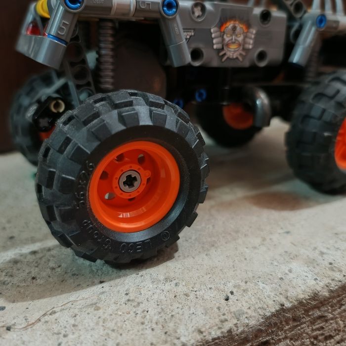 Lego technic cu motor