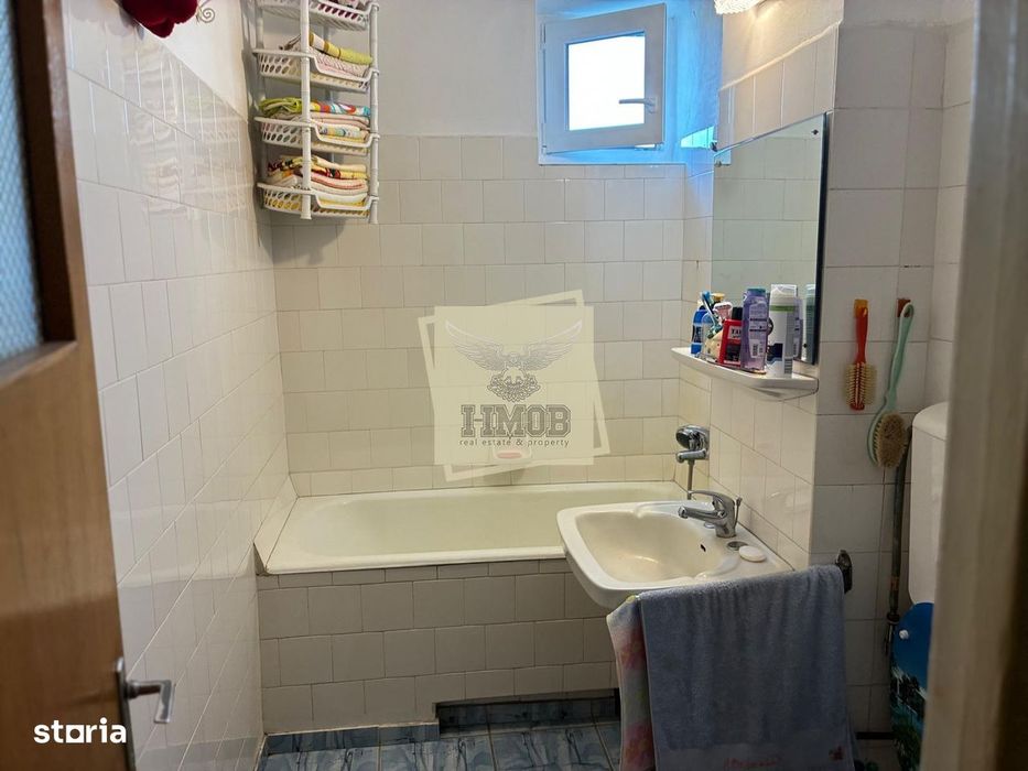 Apartament 3 camere decomandat si pivnita zona Mihai Viteazu