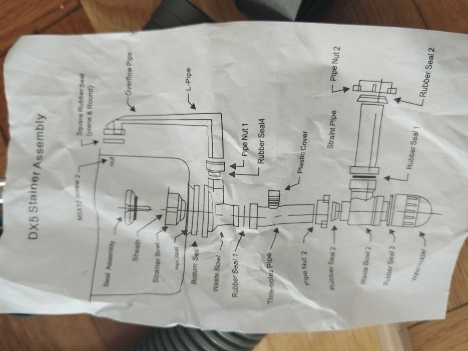 Нов сифон за мивка и капак за камина комин
