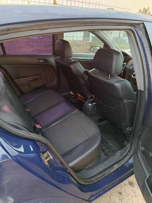 Opel Astra H . 1.7 CDTI