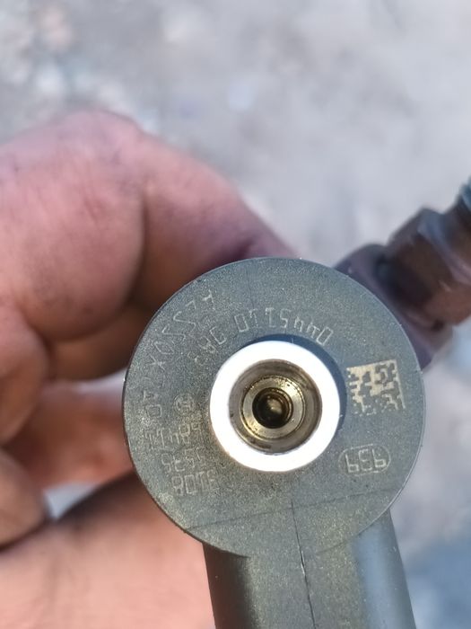 Vând injectoare opel corsa c 1.3