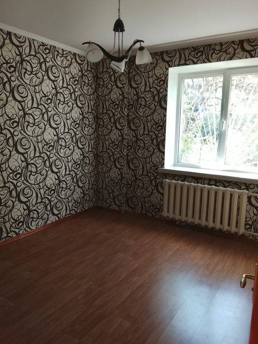Продам 2 комнатную квартиру на бокина 11