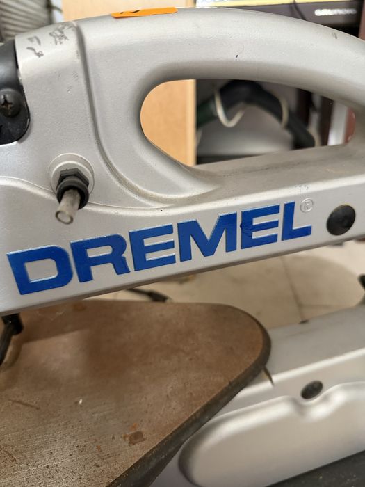 Настолно зеге / скролер DREMEL