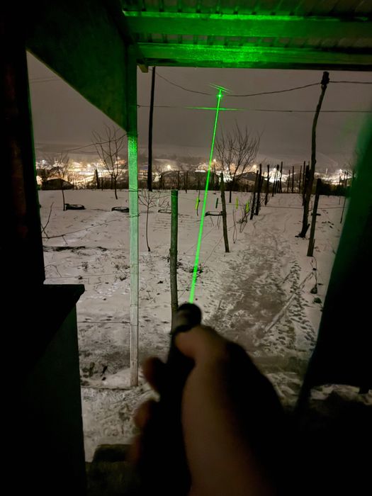Vând laser 303 foarte puternic