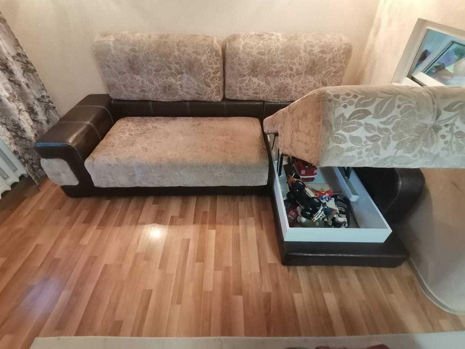Диван угловой в хорошем состоянии